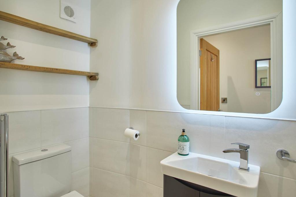 Host & Stay - Flat Lemonade Apartment room 6